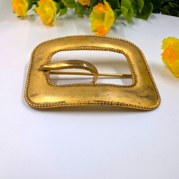 Oversized Belt Buckle Design Matte Gold Vintage Brooch - Picture 2 of 4